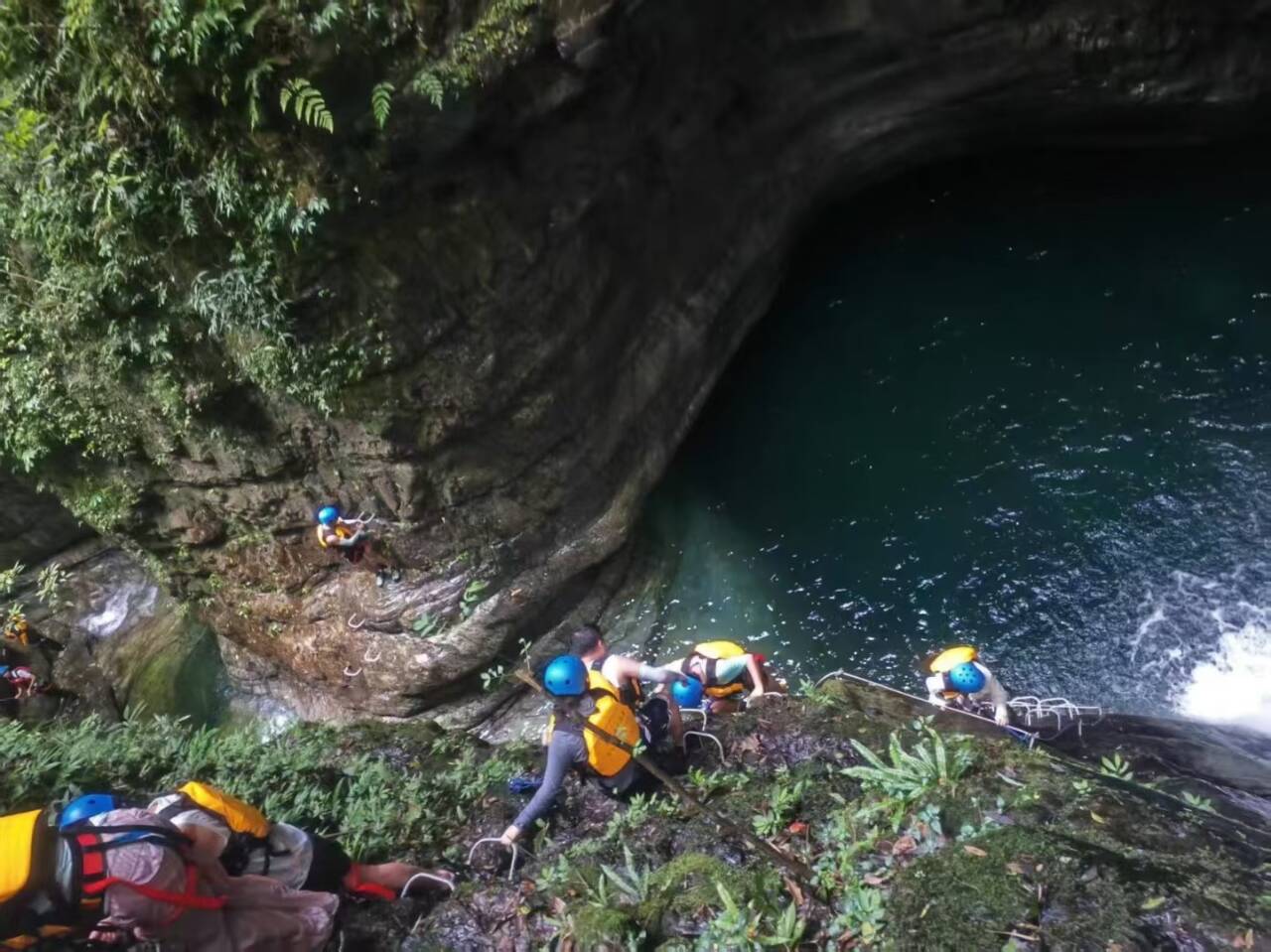 2025.7月遵義分公司“天人谷溯溪”