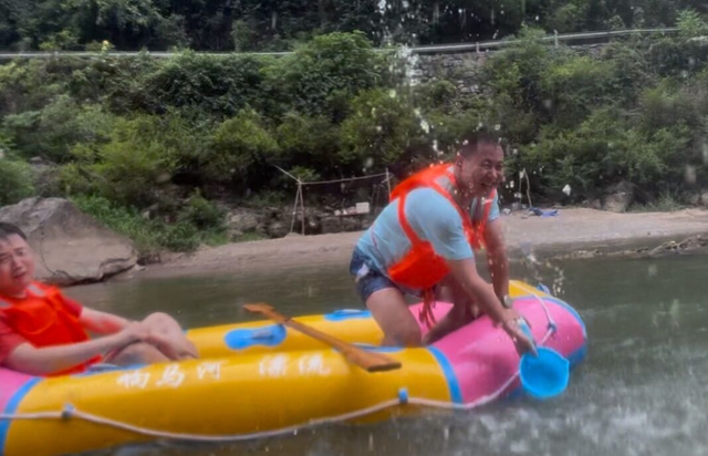 2025.8月集團年中會“響馬河漂流”